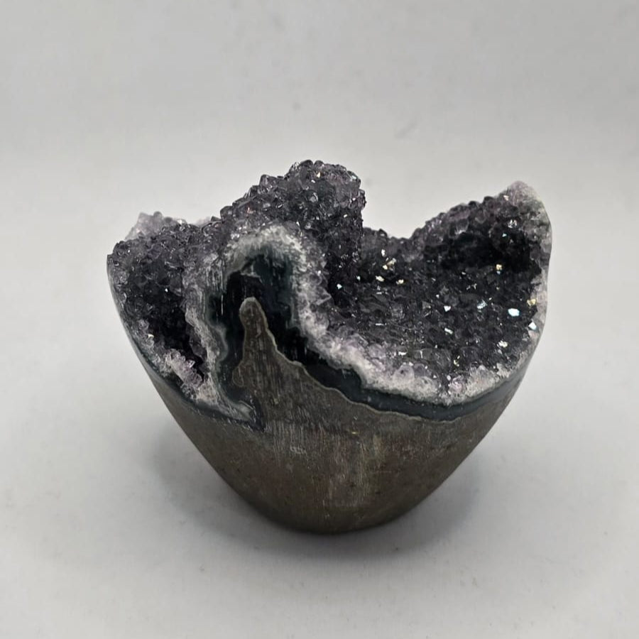 Amethyst Cupcake specimen